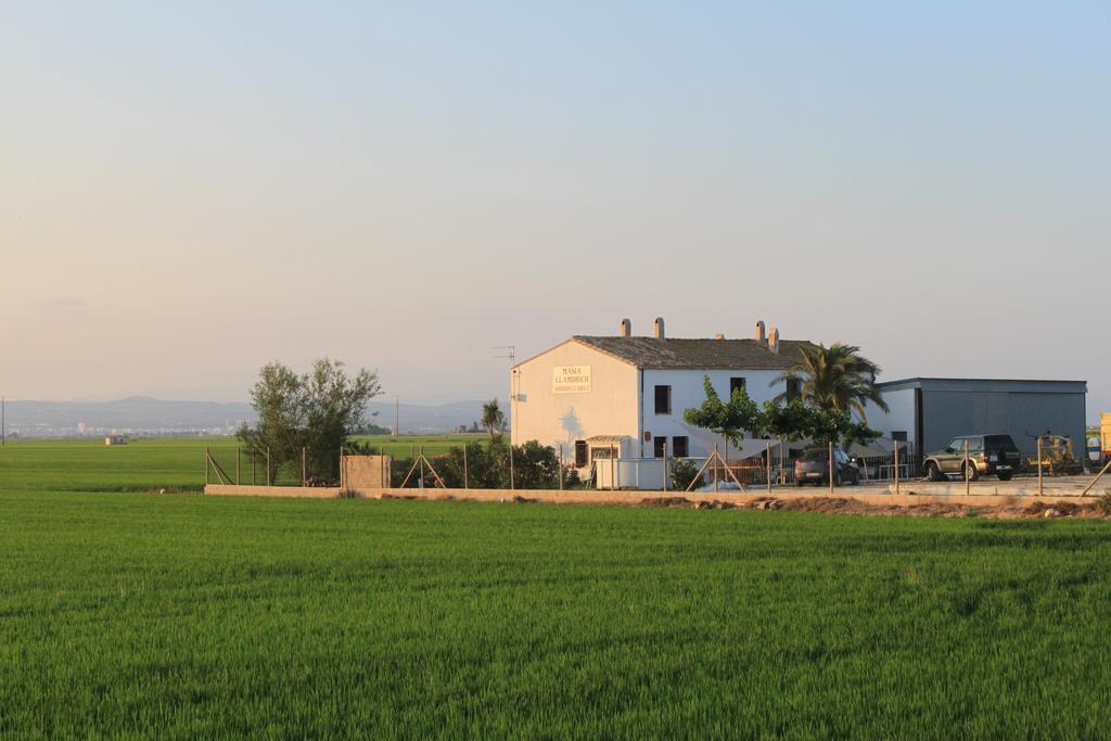 Masia Llambrich ديلتيبري المظهر الخارجي الصورة